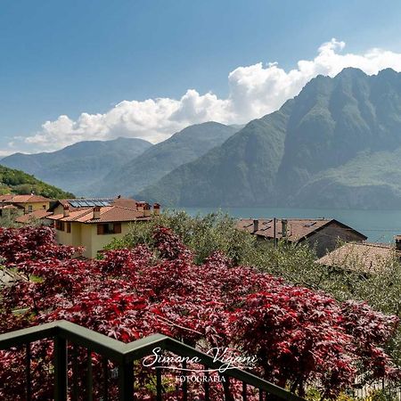 Casa Aria Appartement Riva di Solto Buitenkant foto